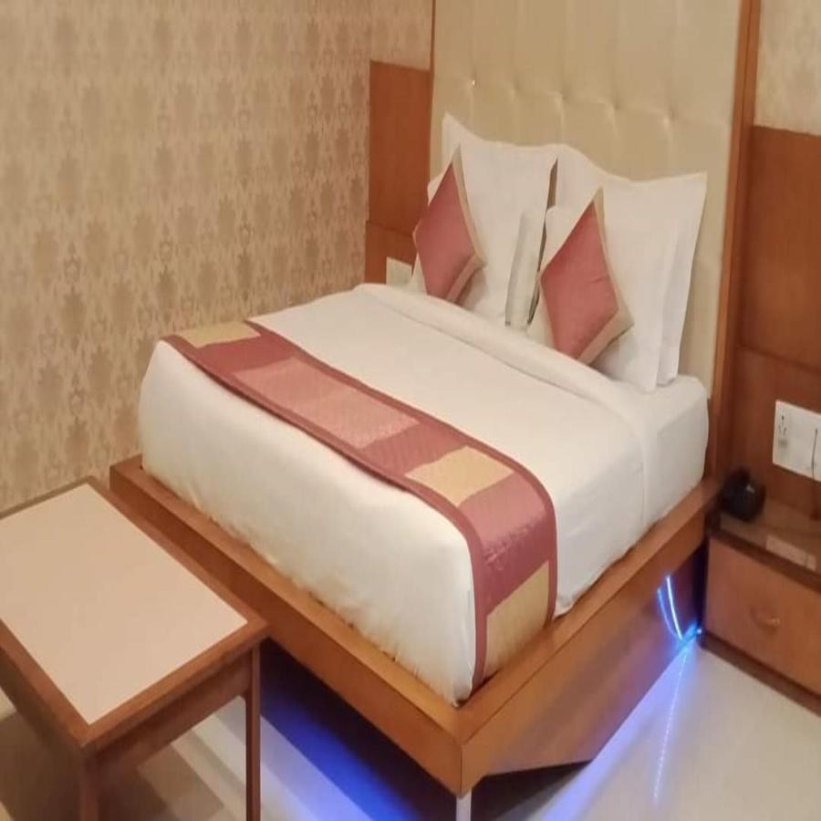 Hotel The Omaira Τζαϊπούρ Εξωτερικό φωτογραφία