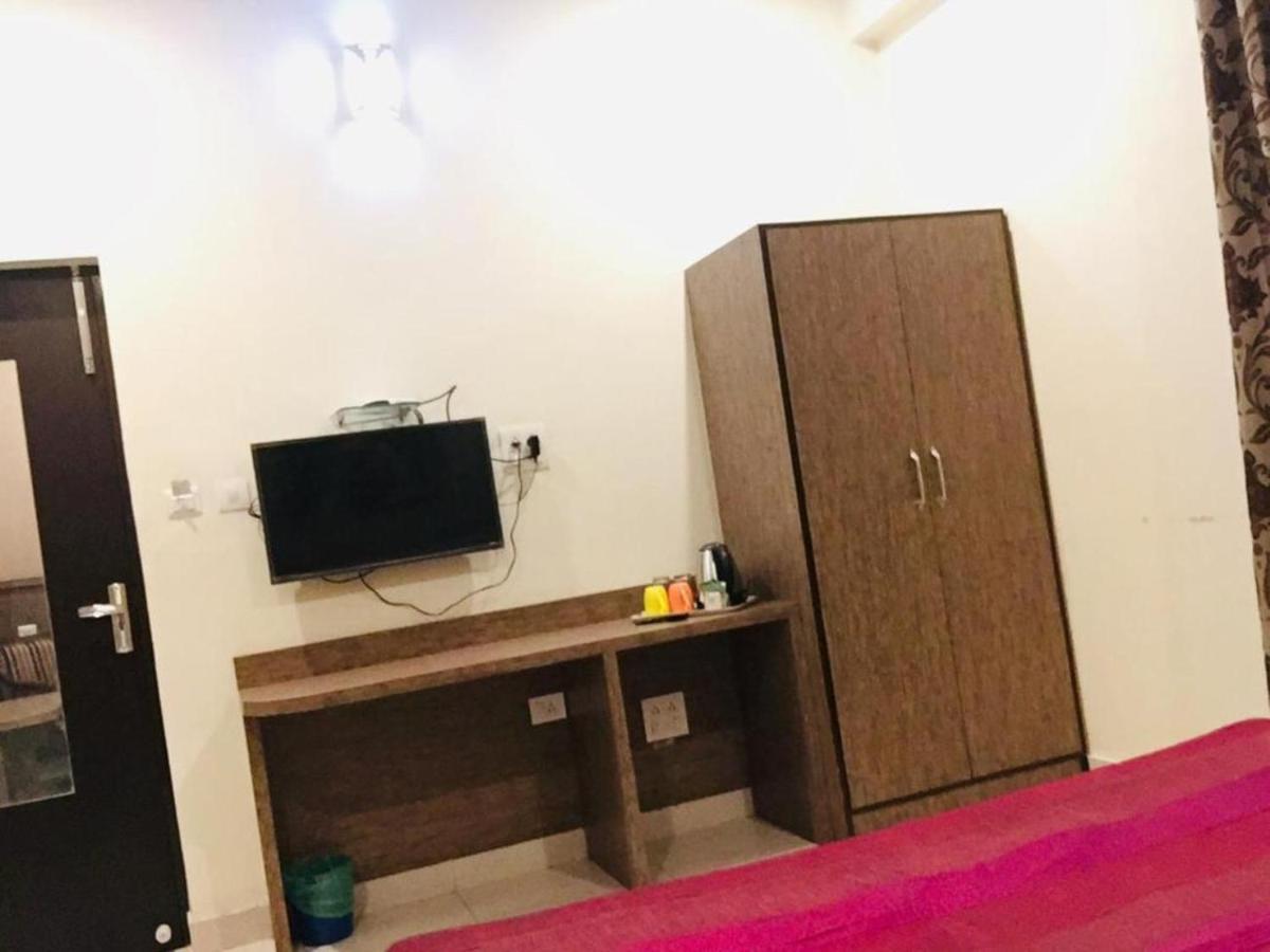 Hotel The Omaira Τζαϊπούρ Εξωτερικό φωτογραφία